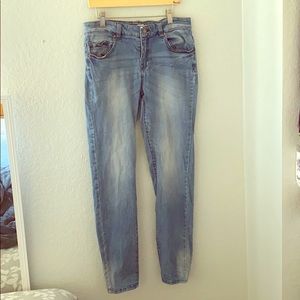 Low rise skinny jeans